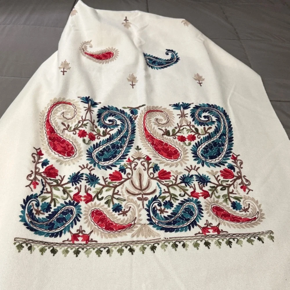 Urban CoCo Women’s Embroidered Shawl Scarf Wraps Colorful Detailed Ethnic Design